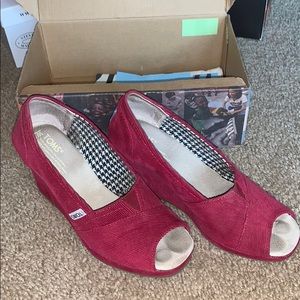 tom’s sherry corduroy heels